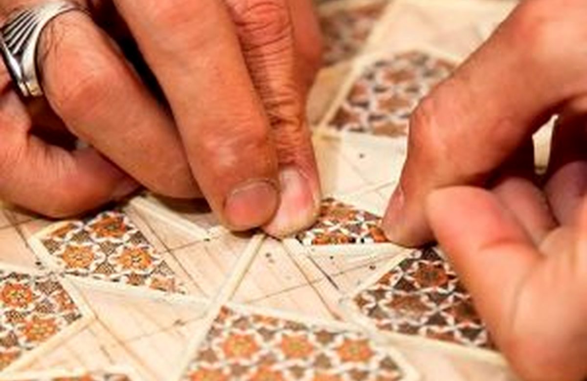 Editorial illustration for How Khatam Geometry Is Built